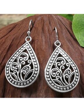 ⭐️ 5 for $25 Vintage Style Silver Tone Hoop Earrings